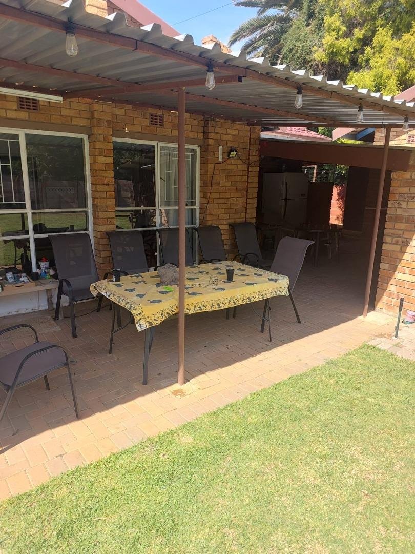 4 Bedroom Property for Sale in Lourenspark North West